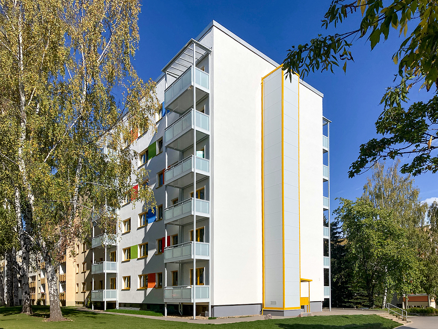 Außenansicht des frisch sanierten Wohnhauses in Vyskoyer Straße 5 in Döbeln-Nord