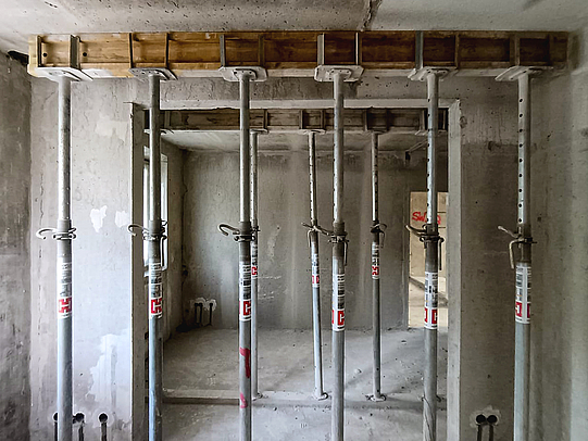 Für die neuen Wohnungsgrundrisse sind Wanddurchbrüche notwendig.