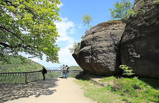 Auf dem Berg Oybin im Naturpark Zittauer Gebirge in Sachsen.