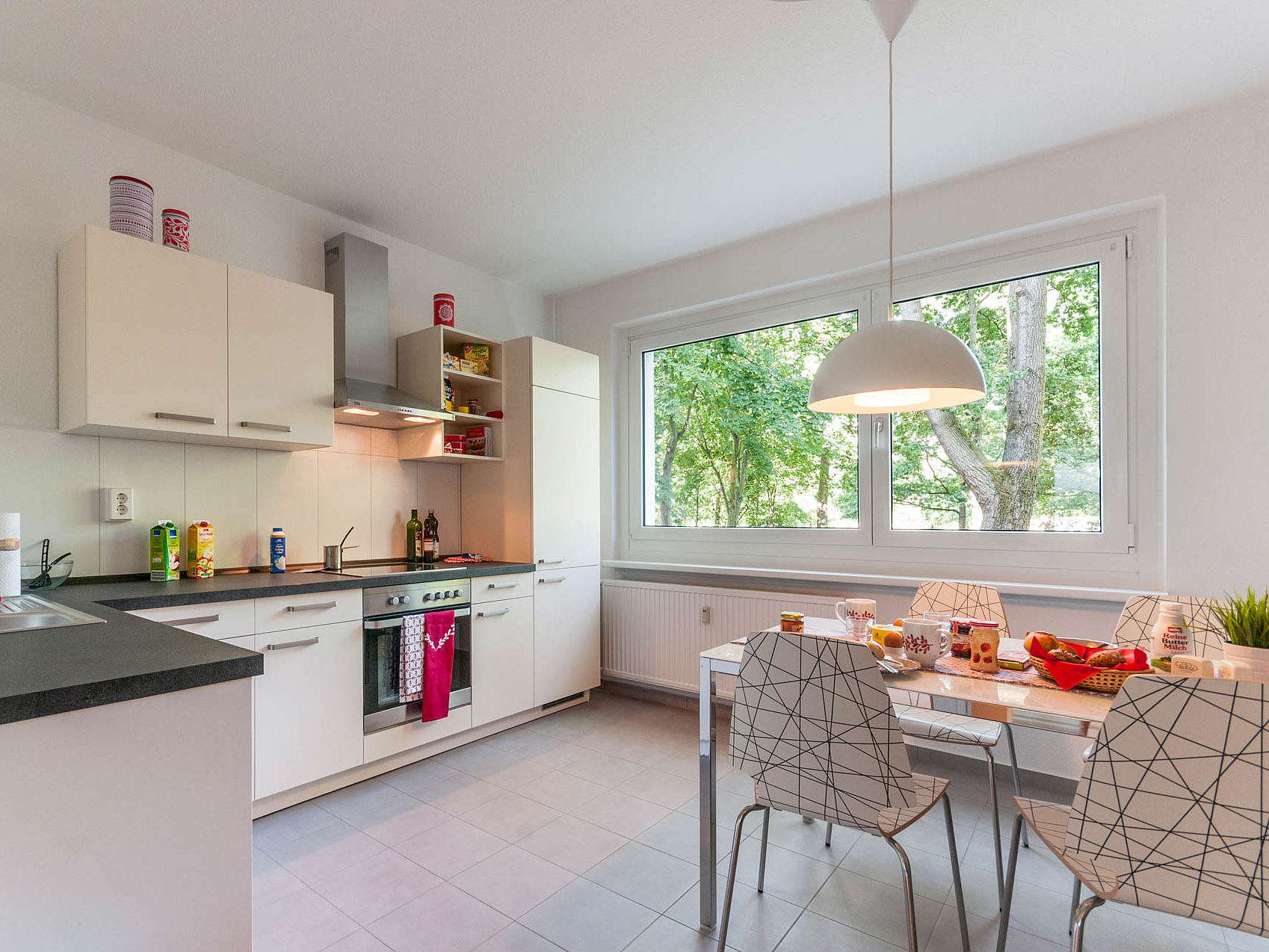 Modern, hell und großzügig geschnitten. Viel Platz für ein gemeinsames Familienfrühstück bieten unsere Wohnungen in der Straße Usti nad Labem in Chemnitz.
