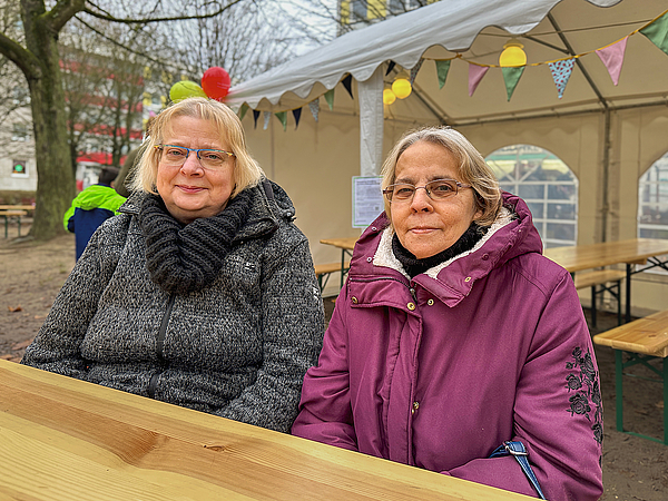Renate und Conny aus der Komarowstraße waren auch dabei.