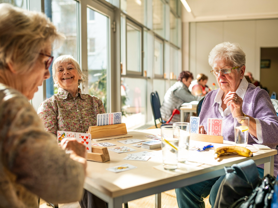 Im Geraer Aktivtreff Eichenhof für Senioren gibt es ein buntes Programm.