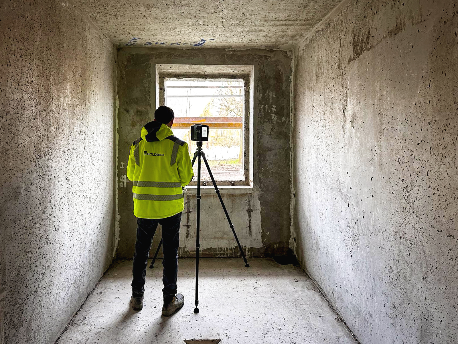 Für die Bauplanung werden Maße mittels 3D-Scan ermittelt.