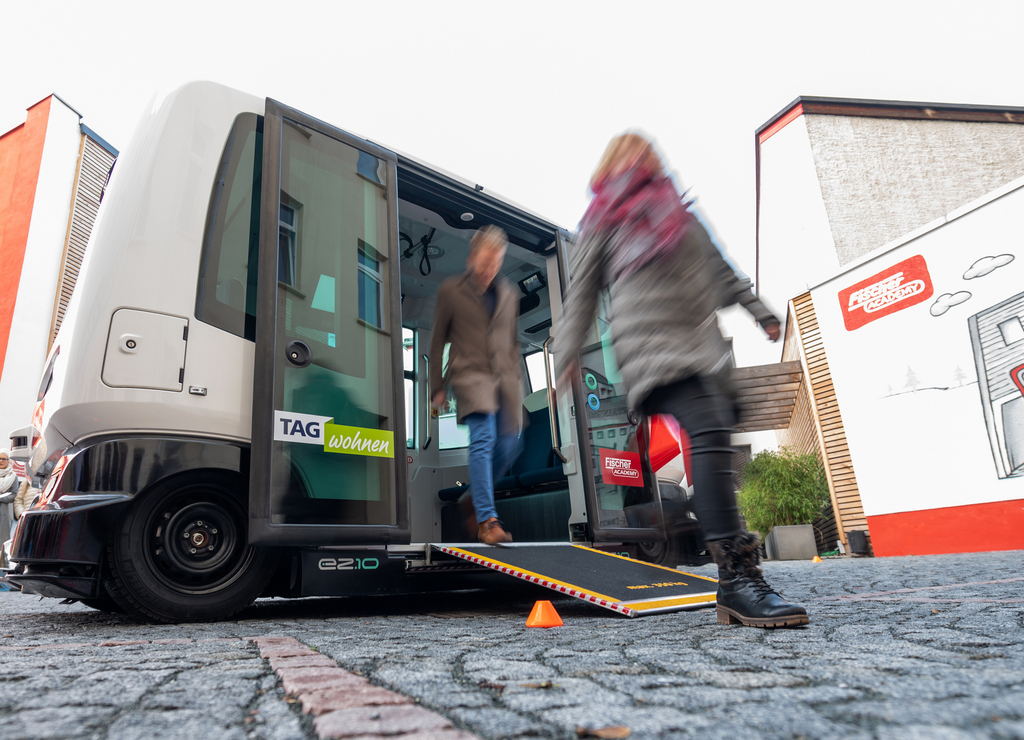 Ab Herbst 2020 rollt ein selbstfahrender Shuttle-Bus durch Gera-Lusan. Am Montag fiel der Startschuss zum gemeinsamen Projekt von TAG Wohnen und Fischer Academy