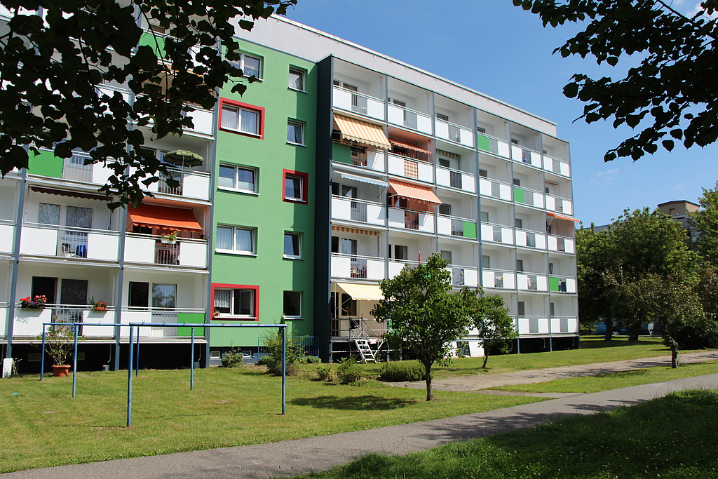 In Döbeln Nord haben wir viele Wohnungen seniorengerecht saniert. Barrierefrei und mit Tagespflege.